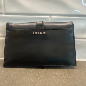 Cole Hahn Vestry clutch wallet